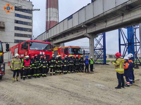 Пожежно-тактичне навчання з гасіння умовної пожежі на території ТзОВ "Радехівський цукор"